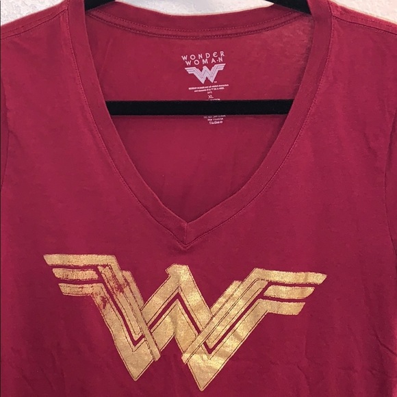 💥Wonder Woman Officially Licensed T-Shirt - Picture 2 of 5
